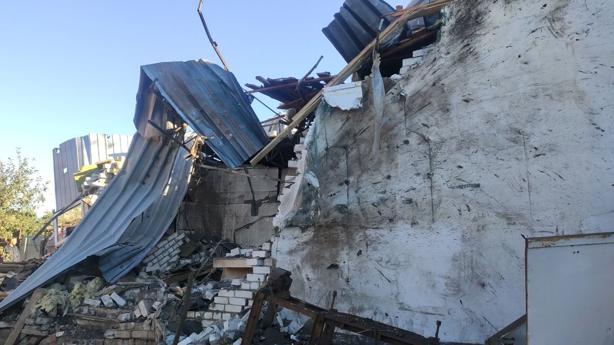 Успел вынести только награды сына: в Харькове российская ракета уничтожила дом отца героя Небесной Сотни